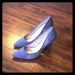 Grey pumps with pinholes and gold heel tip